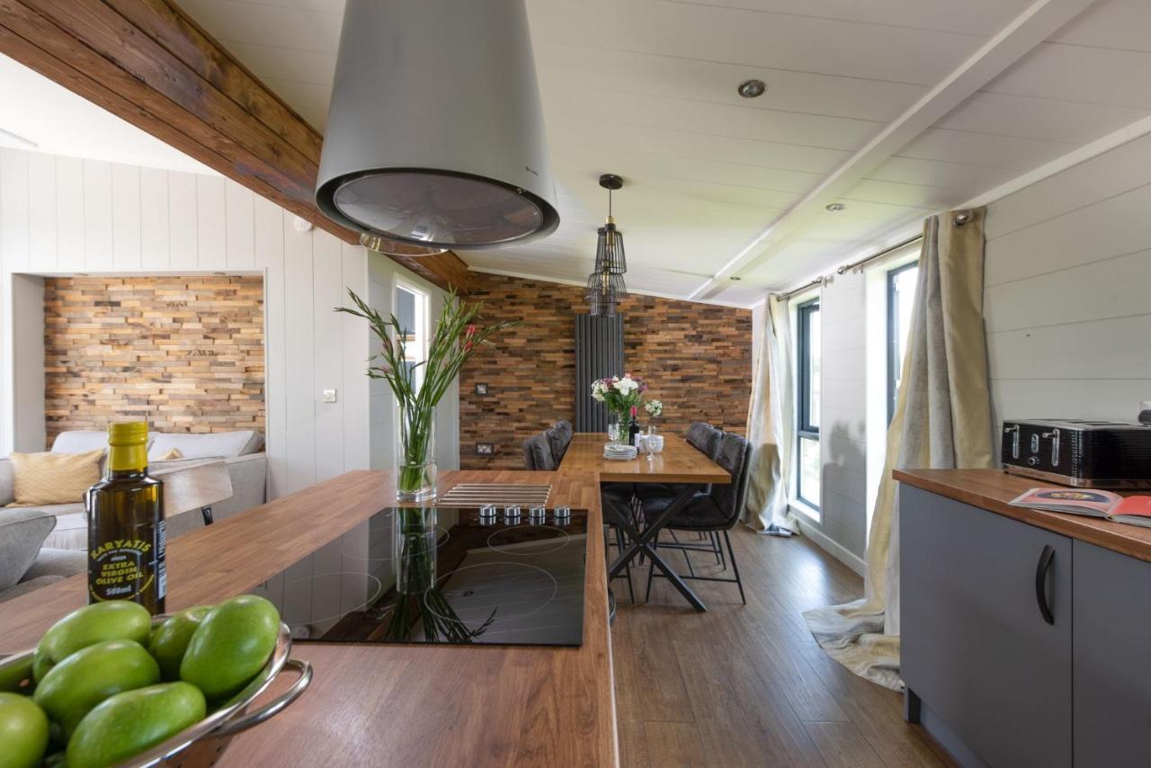 Primrose Lodge, 25 Roadford Lake Lodges Lifton Exterior foto